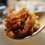 生ホルモン処 おさむちゃん。 - ミノステーキを投入して味変♪
      凄く面白い食感✨
      このミノは食べて欲しいな( ⁎ᵕᴗᵕ⁎ )