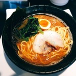 横浜らーめん 源泉 - 豚骨醤油ラーメン