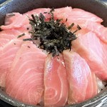 のっけ家 - 本鮪頭肉丼大盛りのアップ