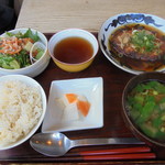 びお亭 - 本日の定食メインは豆腐ハンバーグ