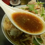 七琉門 - らーめんのスープ（魚介と豚骨のWスープ）