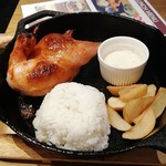 大衆バル 鶏ットリア - ローストチキンプレート（1000円）は数量限定