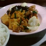 食堂ウミユリ - 豆腐と豚肉の甘酢炒め