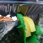 にんに - 料理写真:人気の『肉まいたけ』と限定の『竹の子天』。