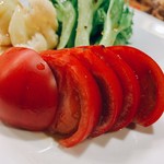焼きとり　なかむら - めちゃくちゃ味の濃いトマトがありました
甘くて最高に美味しかった