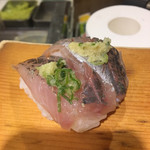 沼津魚がし鮨 - 地アジ  130円