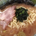 心家 - たっぷりの中太麺は酒井製麺