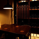 EBISU 燻製 APARTMENT CAVE - テーブル席(2～4名様)