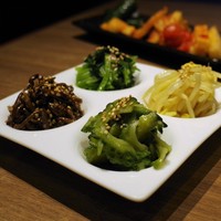 焼肉レストラン ROINS 久茂地国際通り店 - ナムル盛り合せ