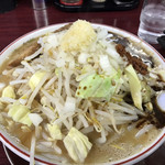 がっつり食堂ドカメン - 黒子豚ラーメン(¥860)+特盛(¥100)+野菜(¥100)
