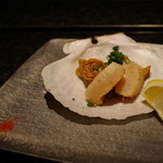 神楽坂 鉄板焼 向日葵 - 帆立の鉄板焼き