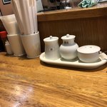 ちりめん亭 - 卓上。