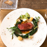 バローレ - お肉料理♬
      蝦夷鹿のロースト♬