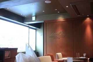 Lindt Chocolat Cafe Omotesando - 店内