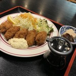 かき酒場 ヒラソル - もちろんタルタルが付いてないカキフライは醤油で食べましたよ(´ω｀)