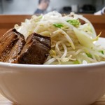 ラーメン 子ブタ屋 - 盛りはまずまず