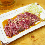 もつ焼 でん - 牛ハラミ刺し ¥680