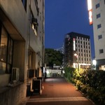 焼き鳥 とりら - 高坂鶏の香りを確認