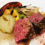 リストランテ サクラ - アンガス牛ランプ肉　背脂を使ったグリル　ヘーゼルナッツのソース　ラディッキオ