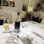 リストランテ サクラ - インテリア　メインダイニング