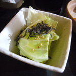 Shabushabu Onyasai - 前菜のキャベツ