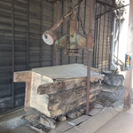 近藤醸造 - 店舗脇にある昔の醸造器械