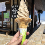 牛乳専科もうもう - コーヒー牛乳ソフトクリーム