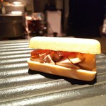 焼き鳥 とりら - レバー最中燻香のせ