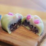 和三盆 恵菓 - "岩躑躅（いはつゝじ）"、斷面（きりくち）