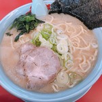 山岡家山形西田店 - 醤油ラーメン大盛りJAFチャーシュー 830円