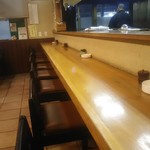 鳥久 - 店内カウンター