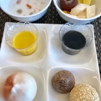 豊華楼 - セレクトバイキング¥1550(税込)…チャーハンか担々麺かお粥等の中から1品セレクトすると、前菜・点心・デザート・ドリンク等のバイキングが付いてきます。