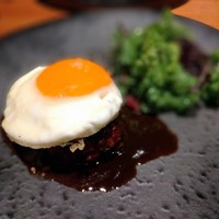 FORNO - 黒毛和牛ハンバーグ～黒ニンニクとバルサミコソース～