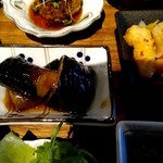 レストラン 大重亭 - 大重亭弁当の小皿料理　ナス煮浸しとエスカベッシュ