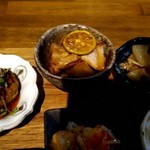 レストラン 大重亭 - 大重亭弁当の小皿料理　ミニハンバーグと
      鶏の煮物