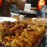 かぶら屋 - モツ焼きたれー。