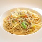 カンブーザ - 和歌山県産釜揚げシラス、春キャベツ、フレッシュトマトのソース