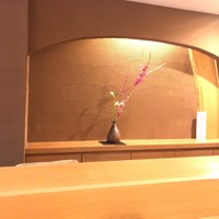 鮨 そえ島 - カウンター前