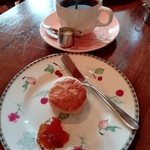 カフェ アイラナ - 今日はホットコーヒー、これも極上