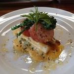 Cucina Italiana e Gastronomia CICCIO - 生ハムを巻いた若鶏とホワイトアスパラのロースト