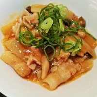 廣東料理 民生 ヒルトンプラザウエスト店 - メイン並みの嬉しいボリューム、豚バラ肉も野菜もたっぷり、豚肉のピリ辛炒め