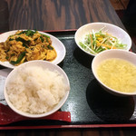 珉珉 - 週替わりランチ：にら玉挽肉炒め700円