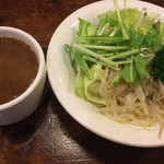 ナポリの食卓 - ホットコーヒーとサラダ