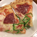 ナポリの食卓 - サラミとピーマン