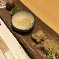 ふじ原 - 右から、きぬかつぎ、雲丹の粉をつけて、タイの子、
                    のれそれ、ホタテ、うるい