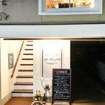 ラ・メール・ギキ - 外観。河原町高辻から西へ数分