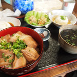 まめや - お昼に食べた三枚肉丼