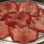 炭火焼肉屋台 たじま屋 - 塩タン￥750