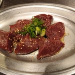 炭火焼肉屋台 たじま屋 - 塩レバ￥550