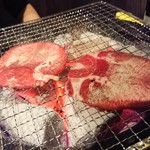 炭火焼肉屋台 たじま屋 - 塩タン￥750